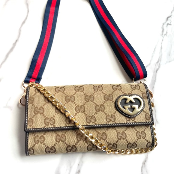 Gucci Handbags - GUCCI GG Microguccissima wallet on Chain 💙❤️